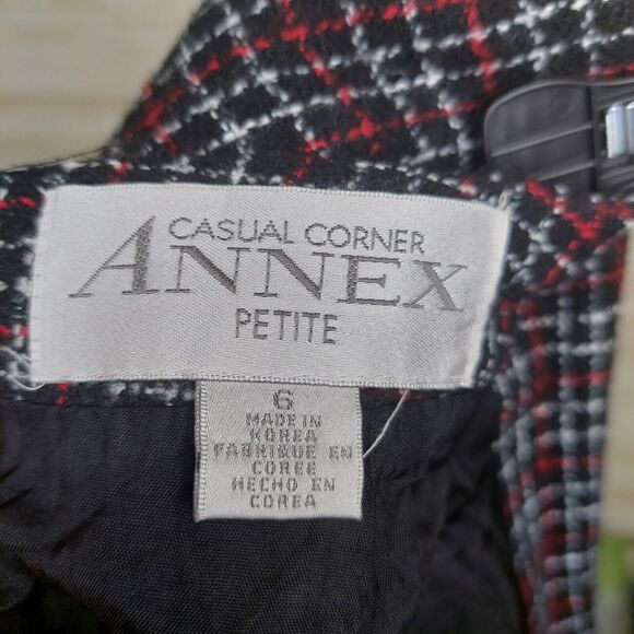 Casual Corner Annex Petites Skirt Size 6 Black/Red Plaid - Picture 3 of 9